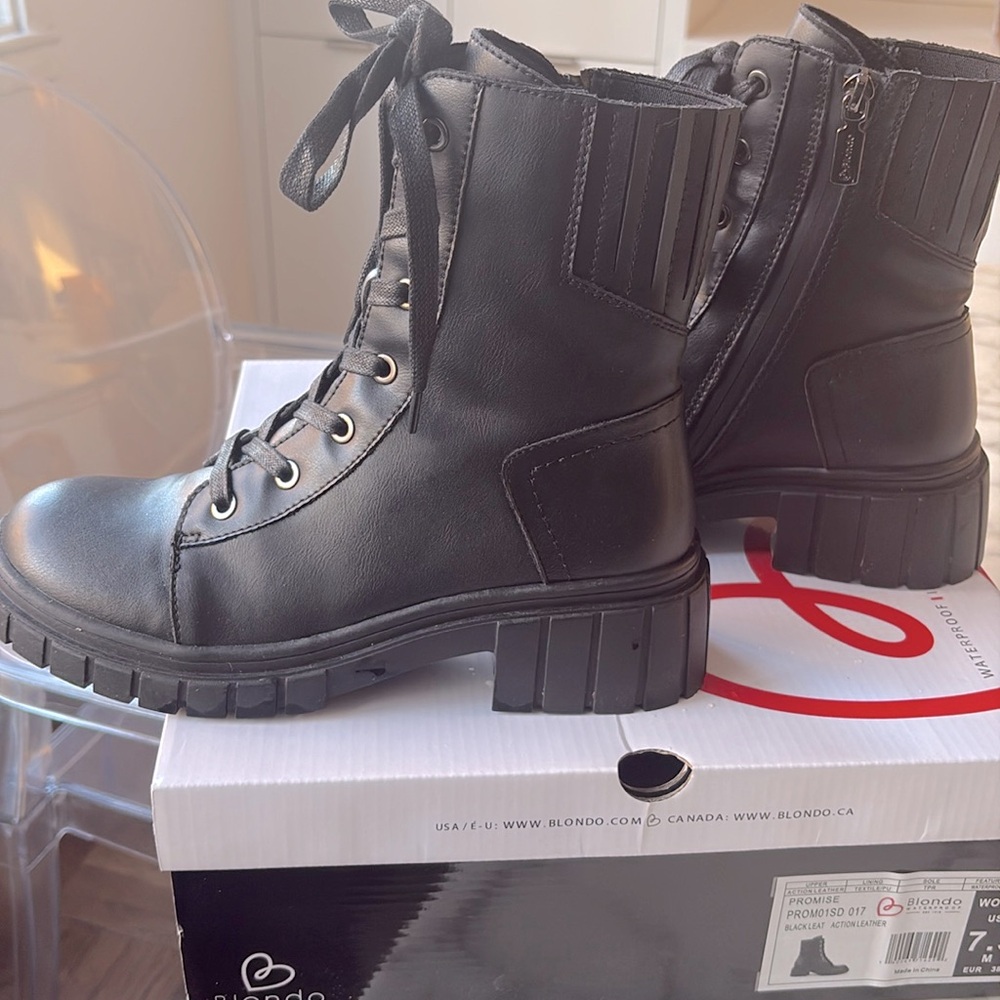 Women’s leather waterproof combat boots